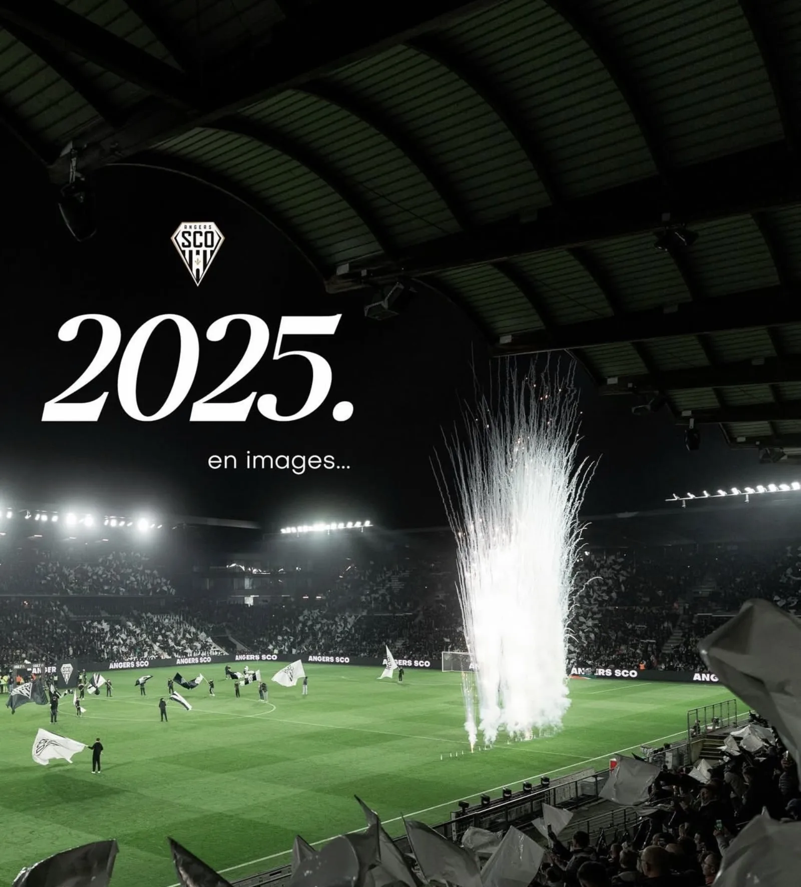 Gerbe d'étincelles au centre du terrain, stade Angers SCO
