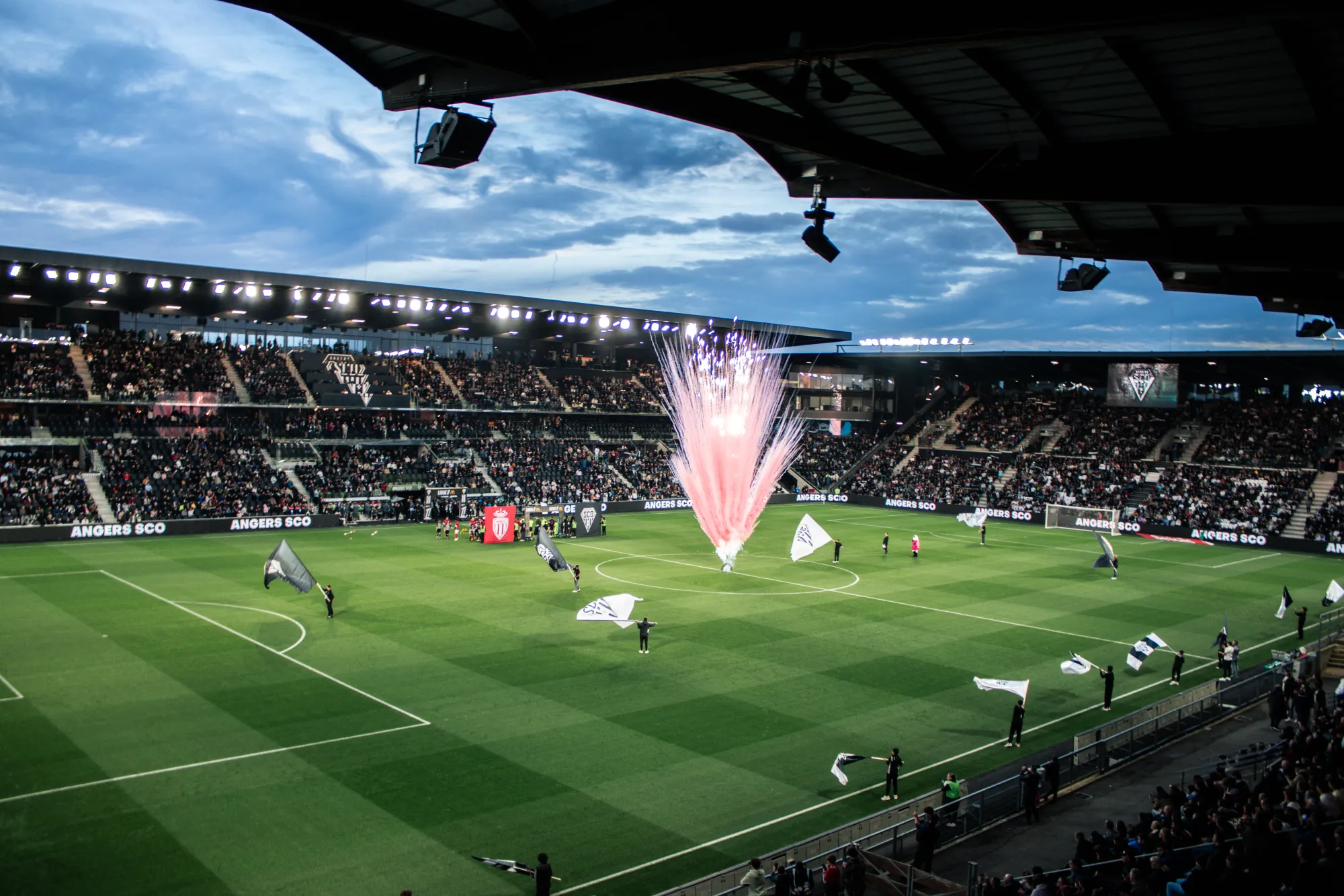 Animation pyrotechnique dans un stade